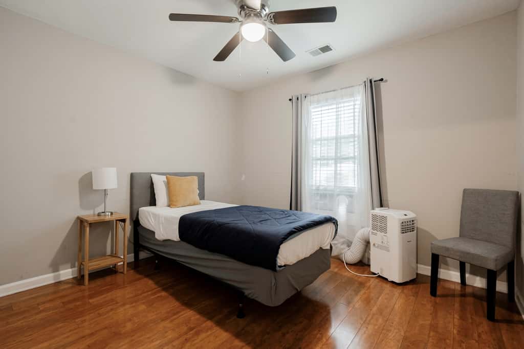 10 Mins to Lake Murray! The Dutch Creek Cottage