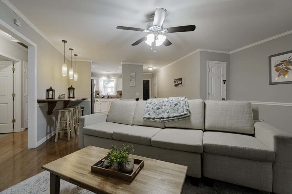 10 Mins to Lake Murray! The Dutch Creek Cottage