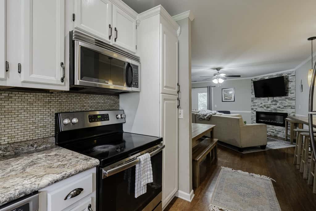 10 Mins to Lake Murray! The Dutch Creek Cottage