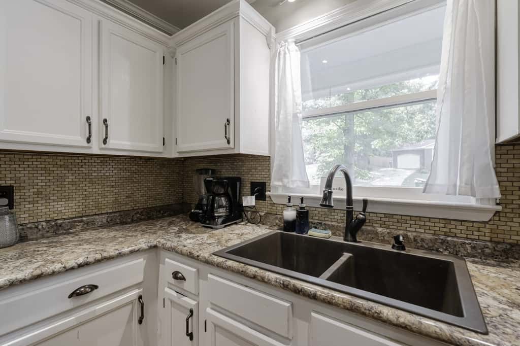10 Mins to Lake Murray! The Dutch Creek Cottage