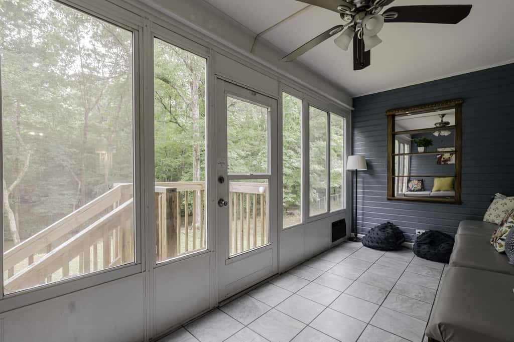 10 Mins to Lake Murray! The Dutch Creek Cottage