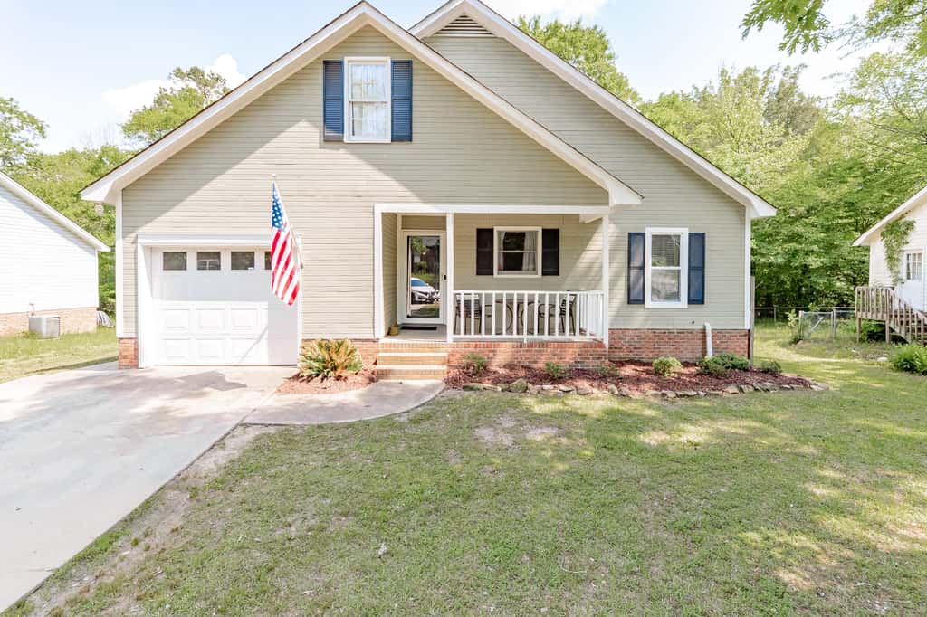 10 Mins to Lake Murray! The Dutch Creek Cottage