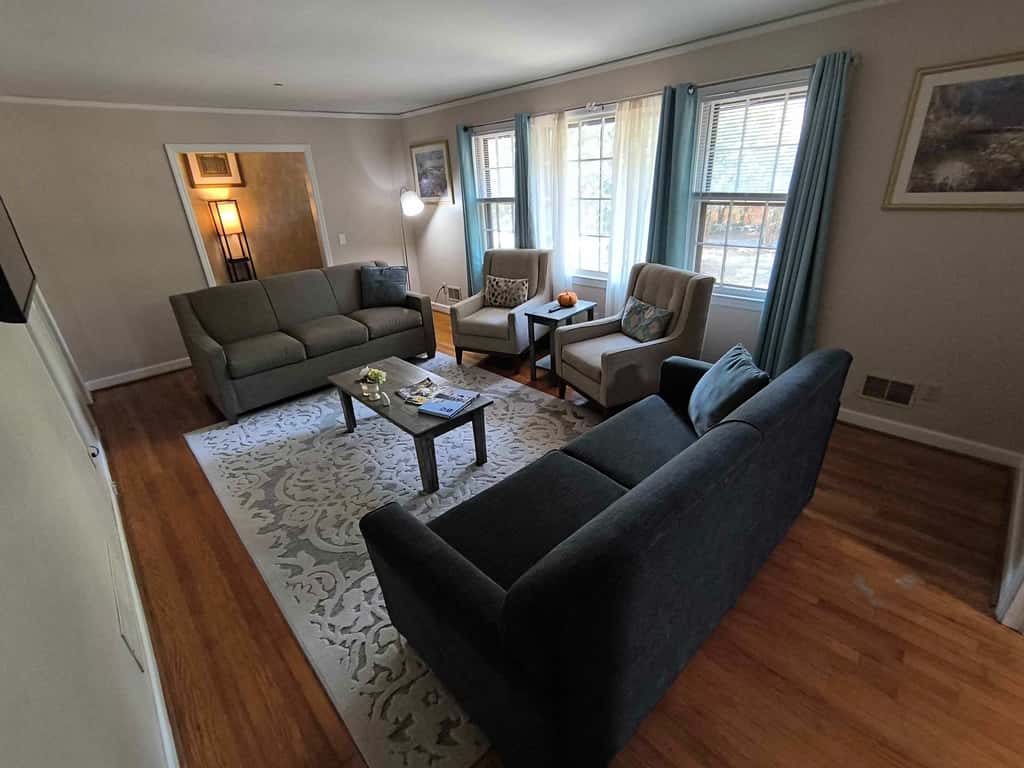 5 mins to Fort Jackson - The Wooded Hilltop Ranch