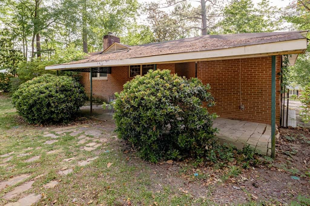 5 mins to Fort Jackson - The Wooded Hilltop Ranch