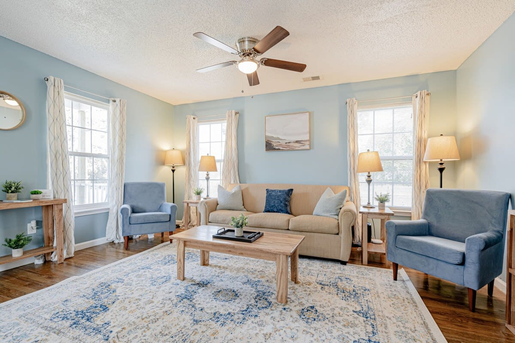 Close to USC & Midtown-Downtown - Newly Renovated!