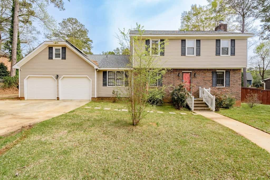 Fenced Yard with Pool! 10 Mins to Lake Murray