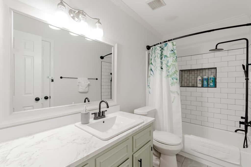 Mins to Lake Murray & Downtown - The Settle-Inn