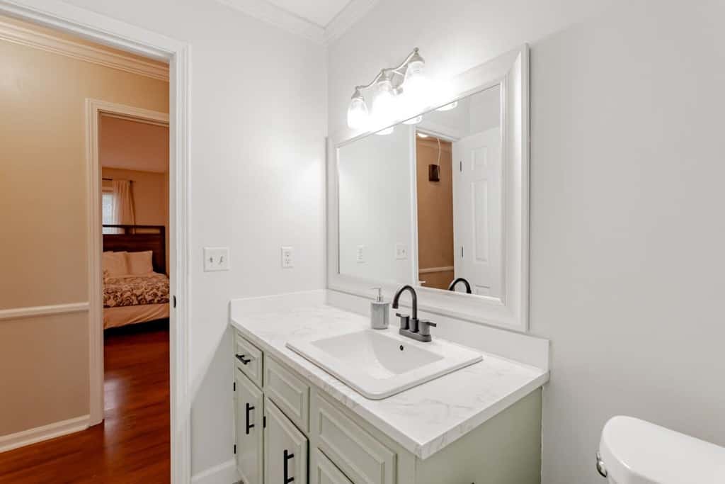Mins to Lake Murray & Downtown - The Settle-Inn