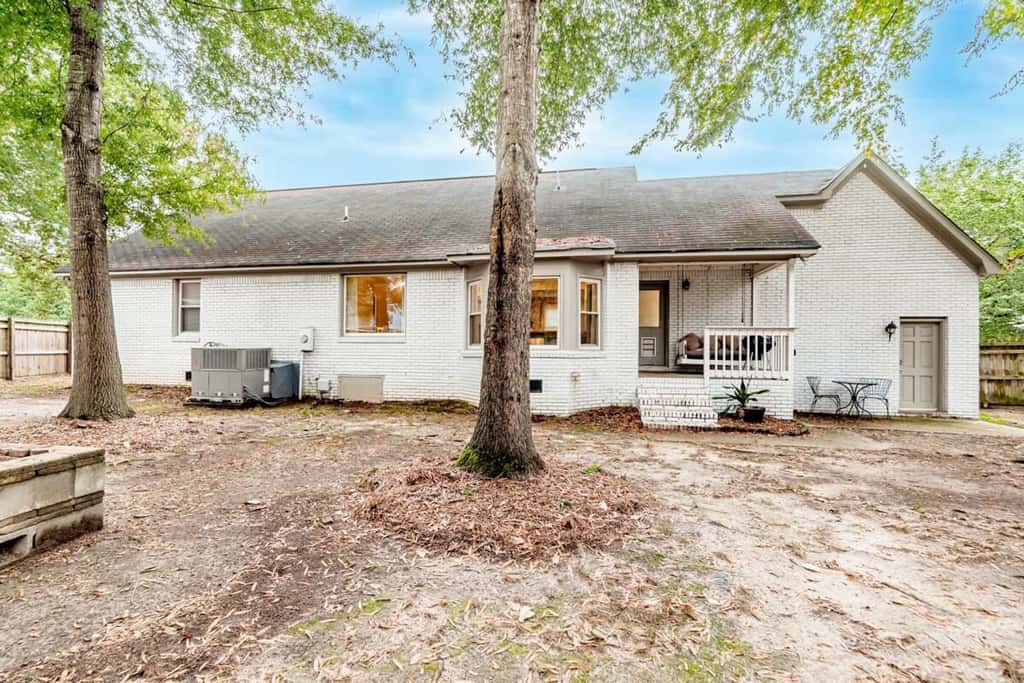 Mins to Lake Murray & Downtown - The Settle-Inn
