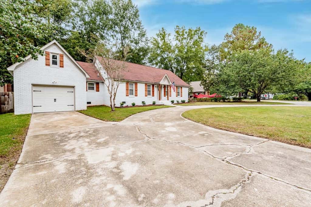 Mins to Lake Murray & Downtown - The Settle-Inn