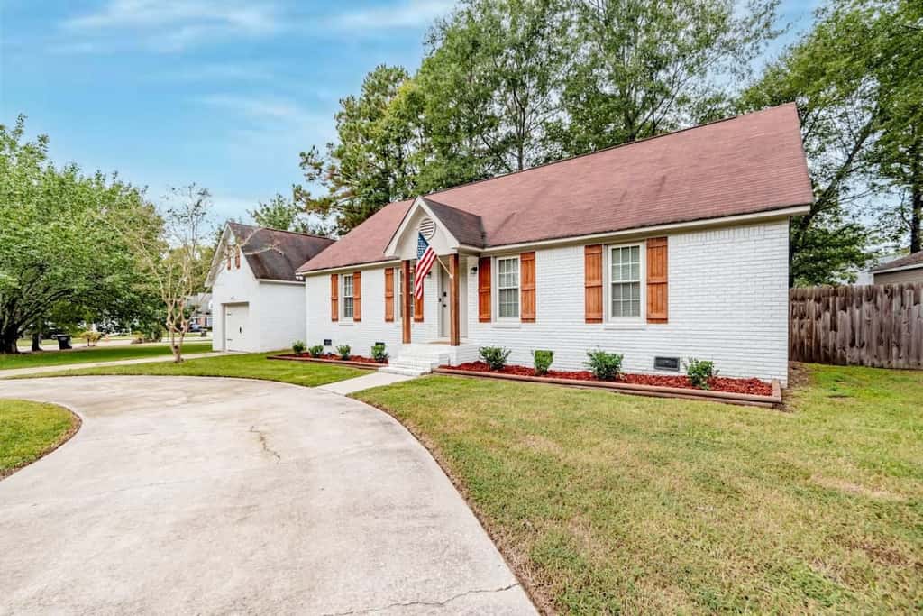 Mins to Lake Murray & Downtown - The Settle-Inn