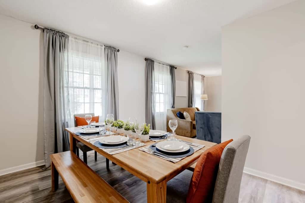 Mins to Lake Murray & Downtown! The Royal Retreat