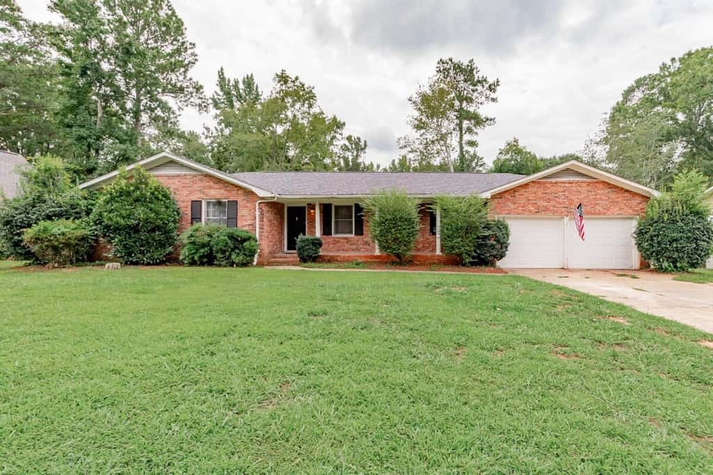 Mins to Lake Murray & Downtown! The Royal Retreat