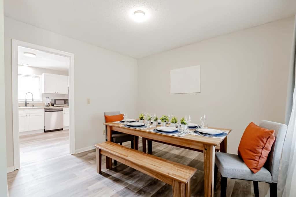 Mins to Lake Murray & Downtown! The Royal Retreat