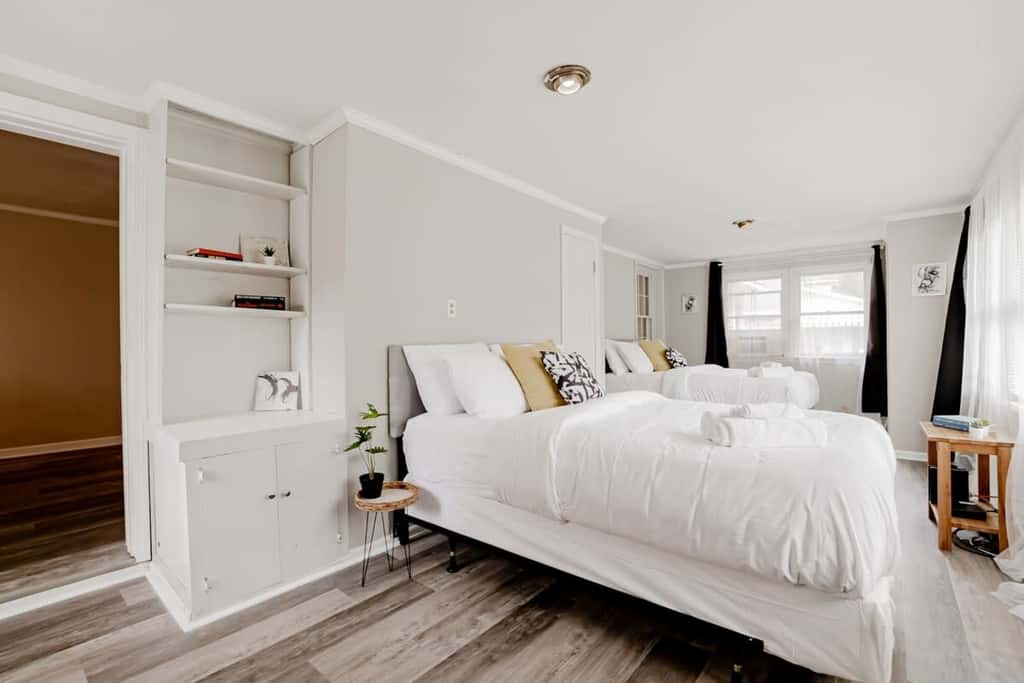 Mins to Lake Murray & Downtown! The Royal Retreat