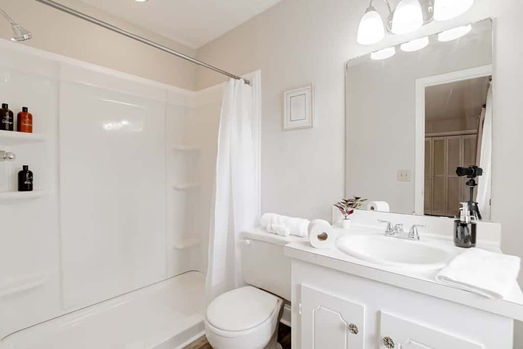 Mins to Lake Murray & Downtown! The Royal Retreat