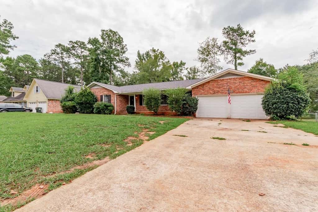 Mins to Lake Murray & Downtown! The Royal Retreat