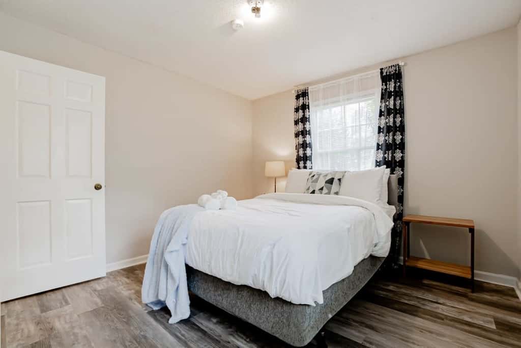 Mins to Lake Murray & Downtown! The Royal Retreat