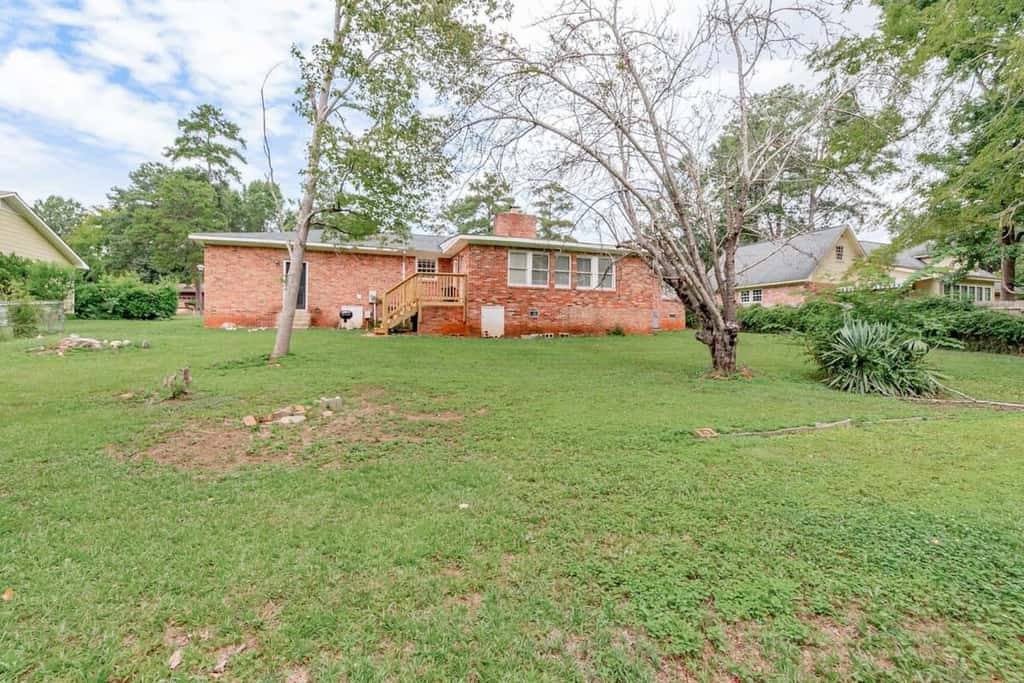 Mins to Lake Murray & Downtown! The Royal Retreat