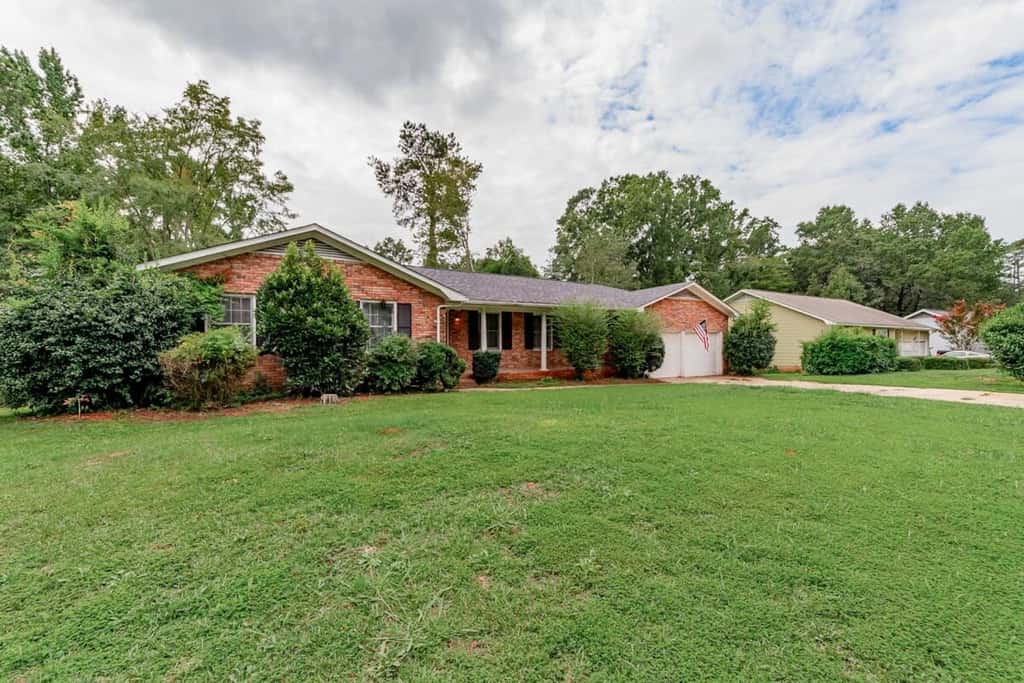 Mins to Lake Murray & Downtown! The Royal Retreat