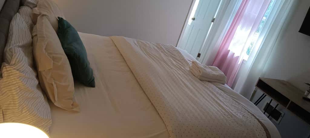 Mins to Lake Murray & Downtown! The Royal Retreat