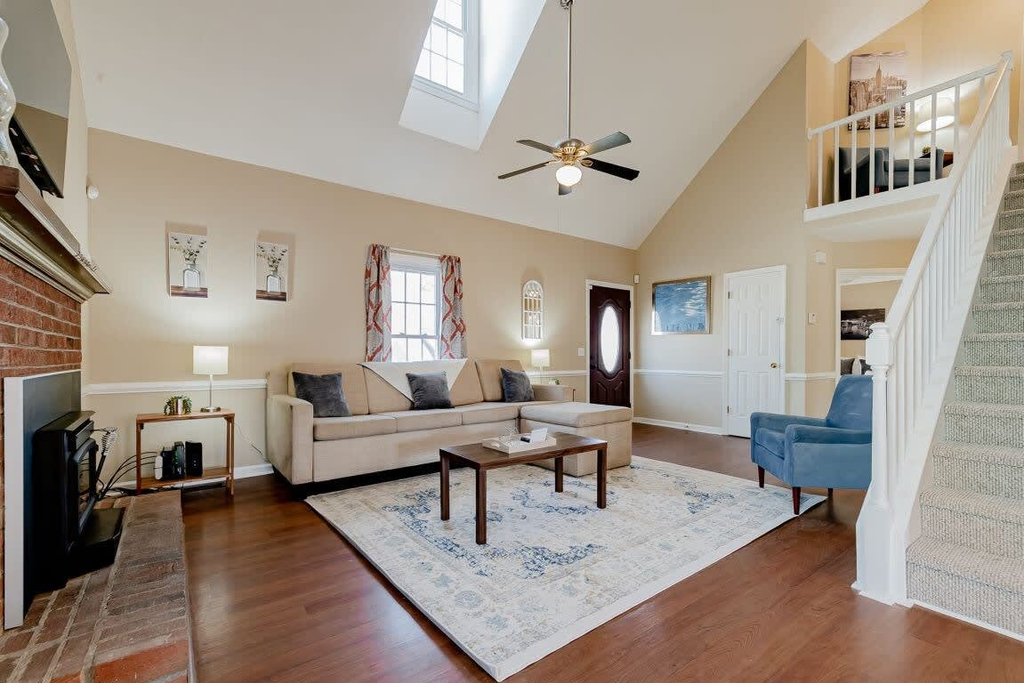 Minutes to Fort Jackson- Stay at the Breeze on Inn