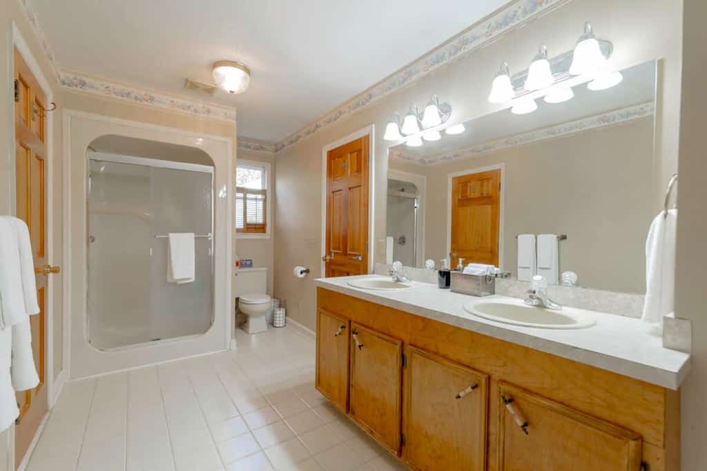 Near Downtown & On the Water! Sweet Retreat!