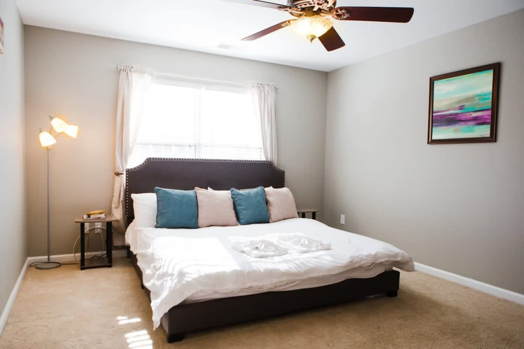 Near USC&Base w/ Screened Porch - The Lucky Charm