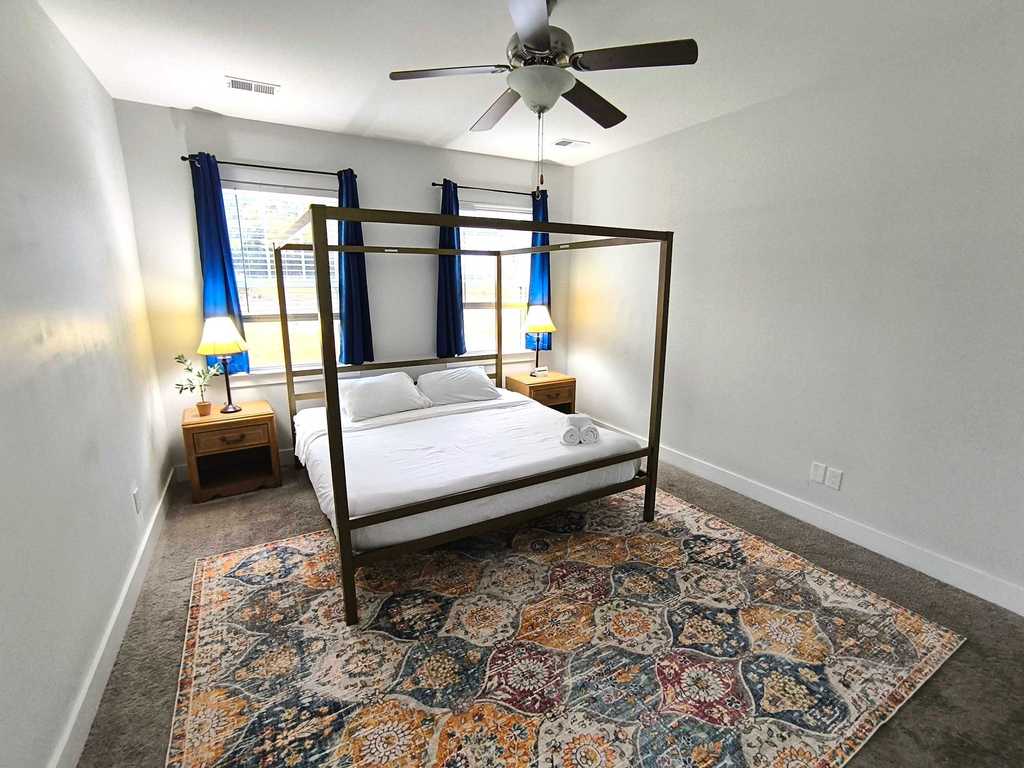 New Home Near USC & Bases - The Capital Cottage