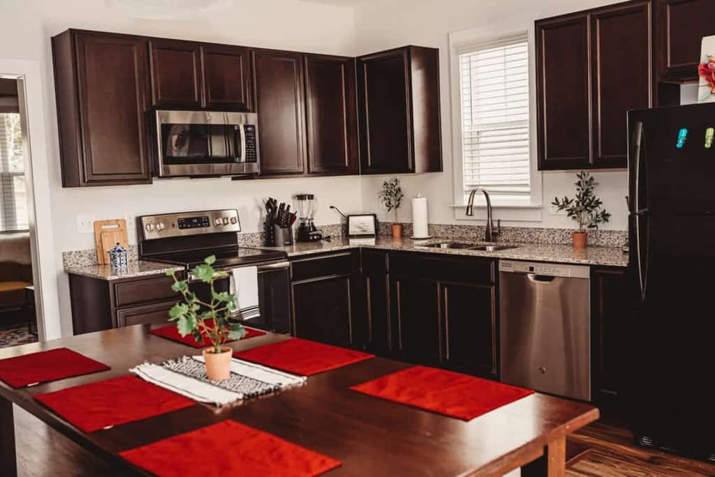 New Home Near USC & Bases - The Capital Cottage