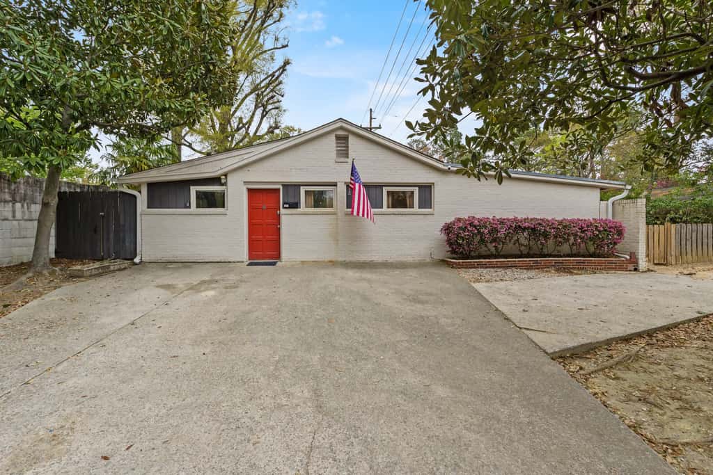 USC & Downtown Gem: Modern Family Home!