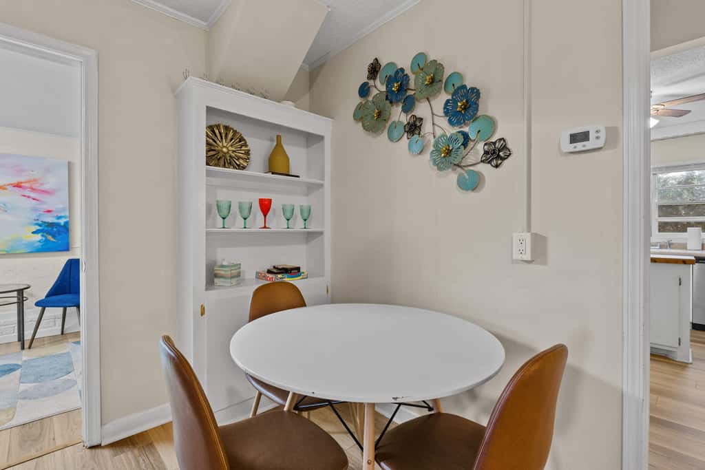 USC & Downtown Gem: Modern Family Home!