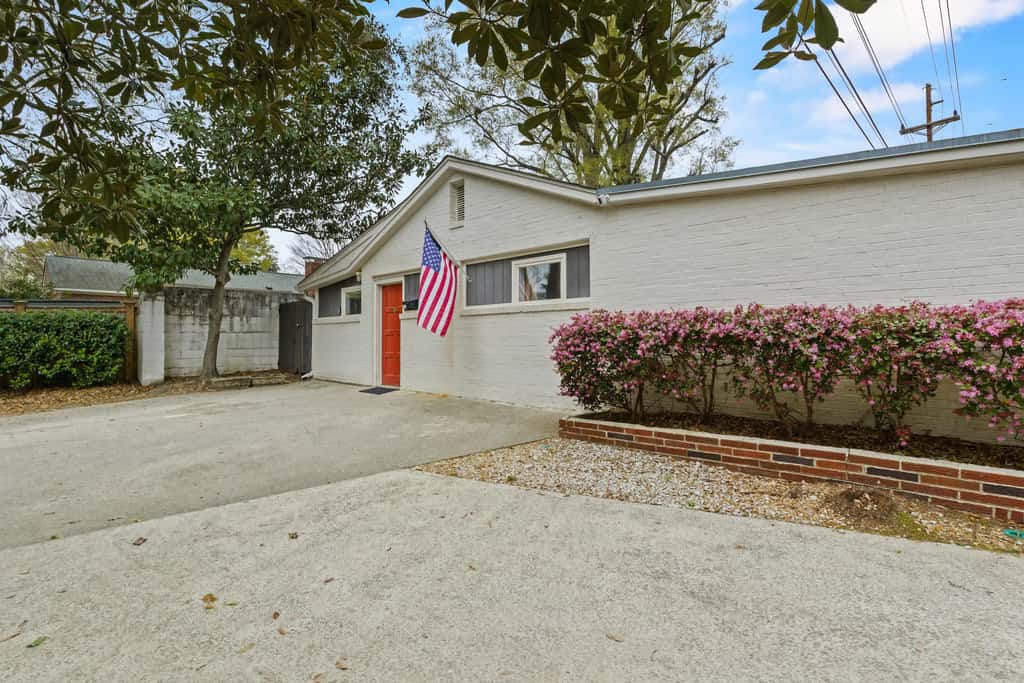 USC & Downtown Gem: Modern Family Home!