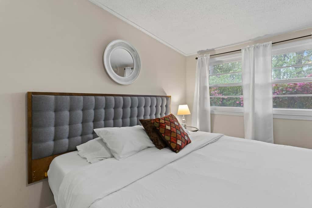 USC & Downtown Gem: Modern Family Home!