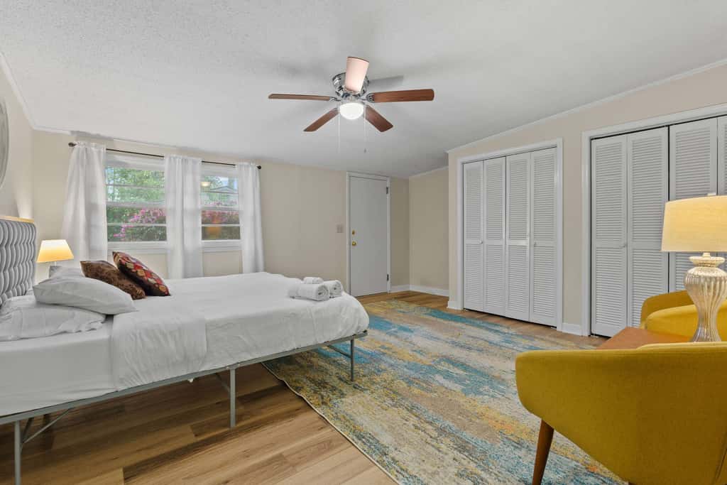 USC & Downtown Gem: Modern Family Home!