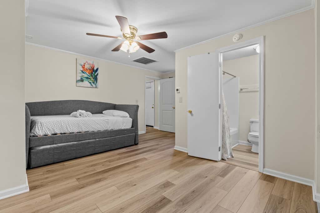 USC & Downtown Gem: Modern Family Home!