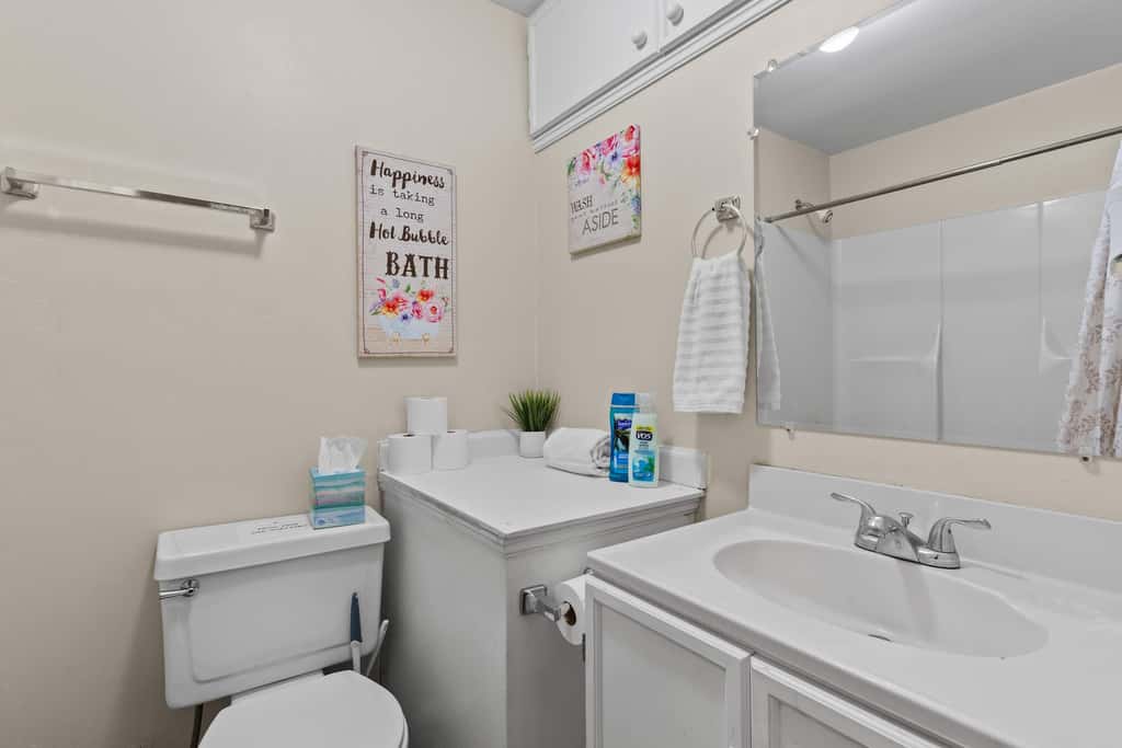 USC & Downtown Gem: Modern Family Home!