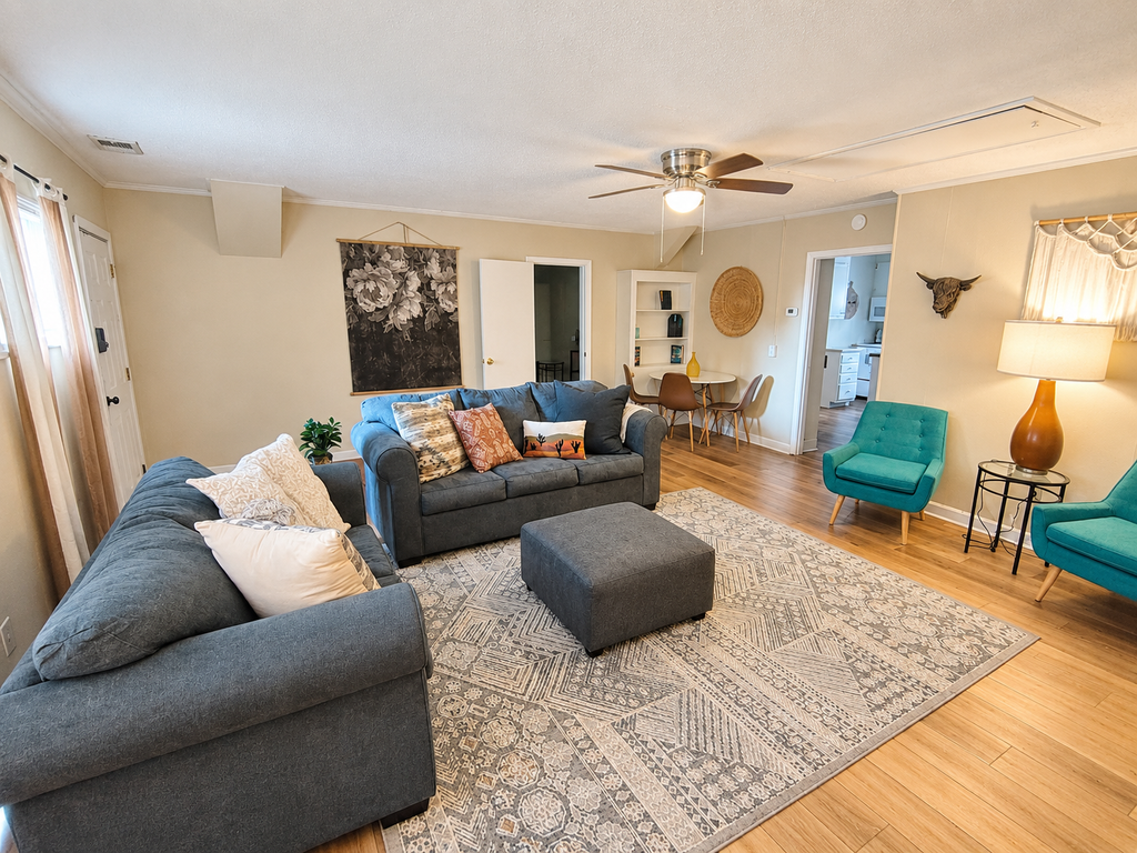 USC & Downtown Gem: Modern Family Home!