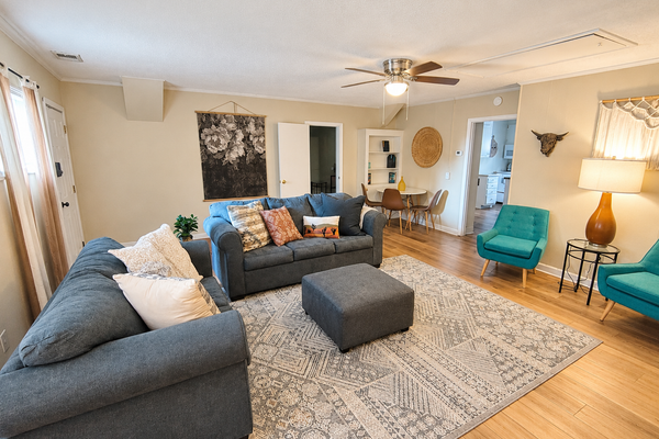 USC & Downtown Gem: Modern Family Home!