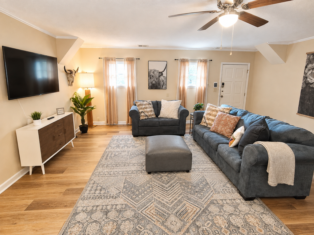 USC & Downtown Gem: Modern Family Home!