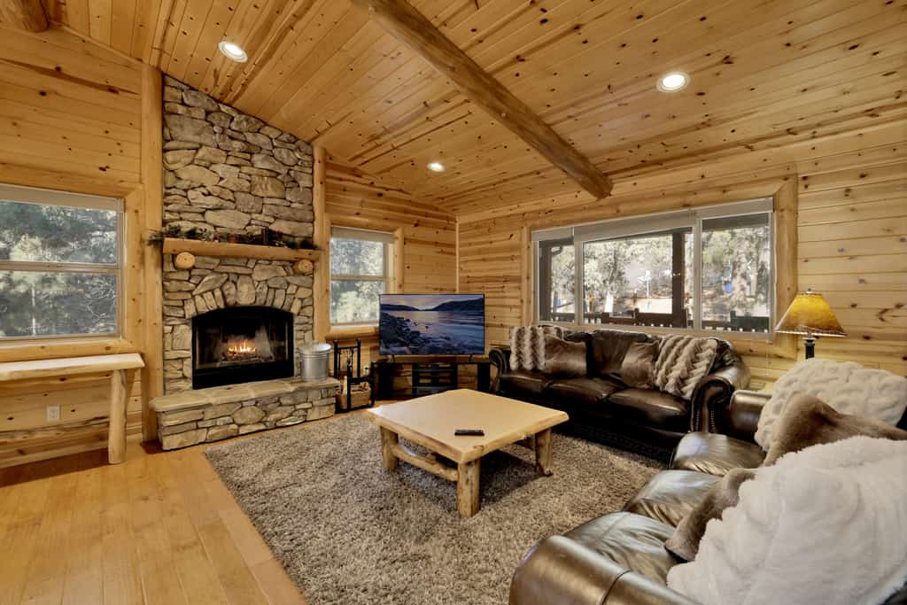 Fox Hollow Retreat- Fox Farm Luxury Lodge – Walk to Ski, Trails & Town | Hot Tub, Fireplace
