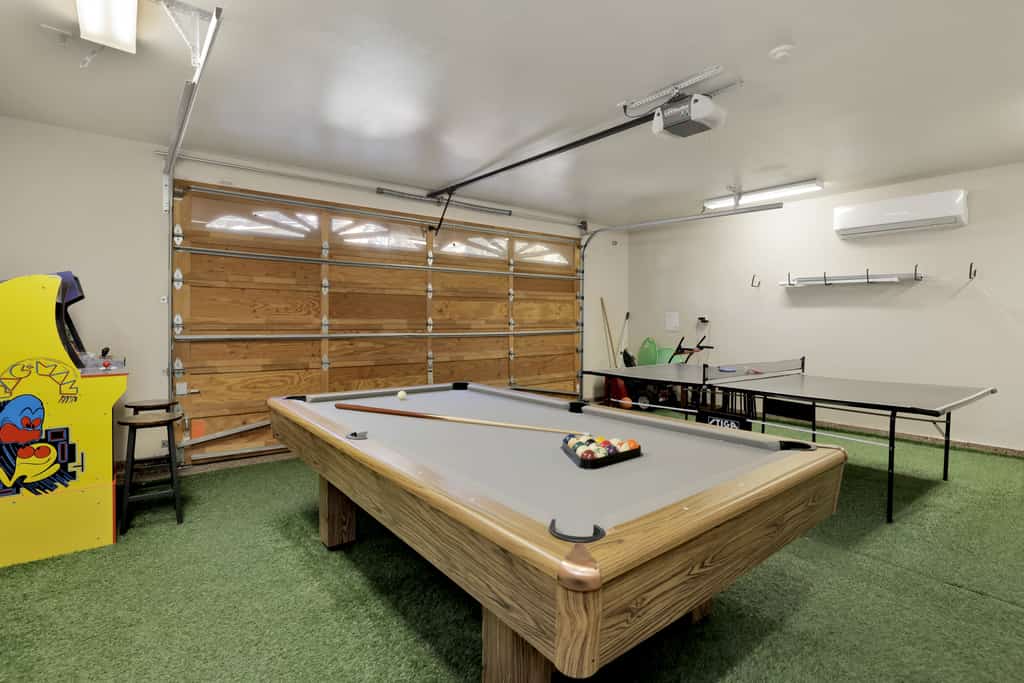 Fox Hollow Retreat- Fox Farm Luxury Lodge – Walk to Ski, Trails & Town | Hot Tub, Fireplace