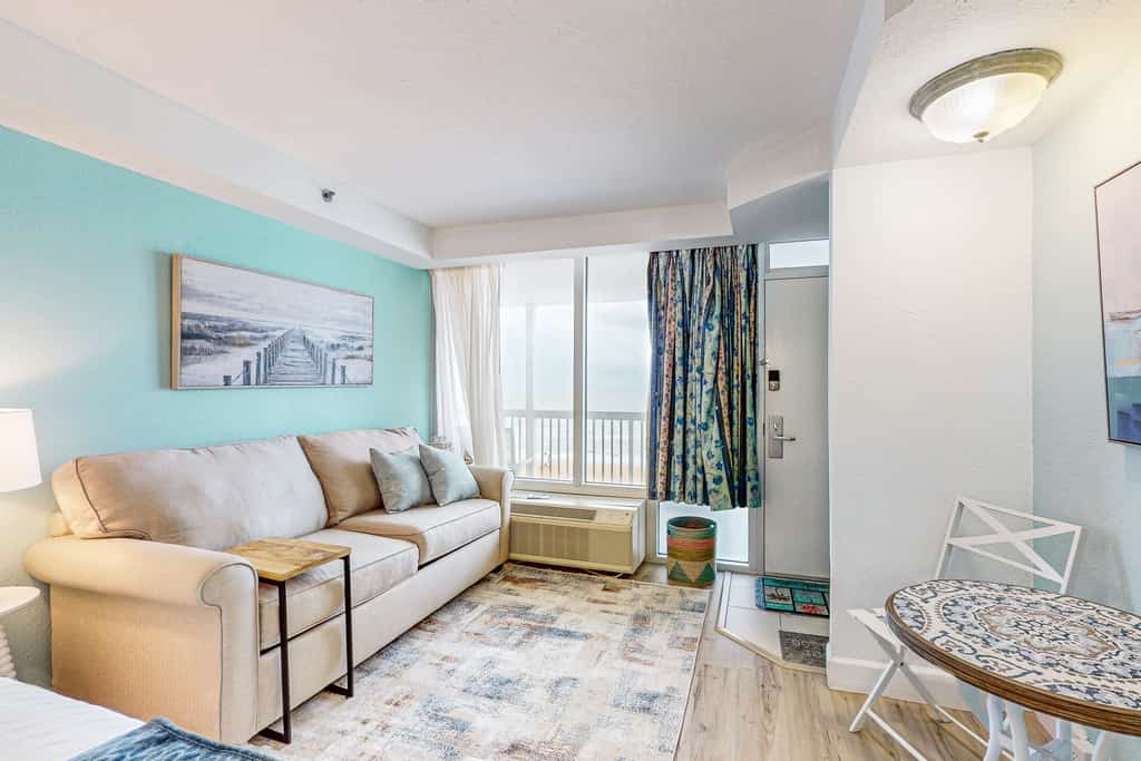 Beachfront Studio | Sunrise Balcony + Pools | Walk to Shops & Dining