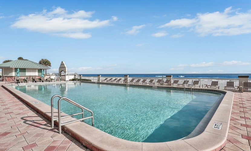 Oceanfront Studio w/ Balcony & Resort Perks Near Boardwalk