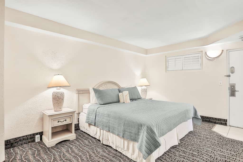 Oceanfront Studio w/ Balcony & Resort Perks Near Boardwalk