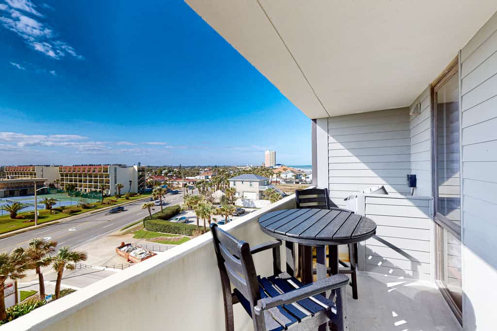 Oceanfront Corner Condo w/ Balcony, Pool, & Rocket Launch Views