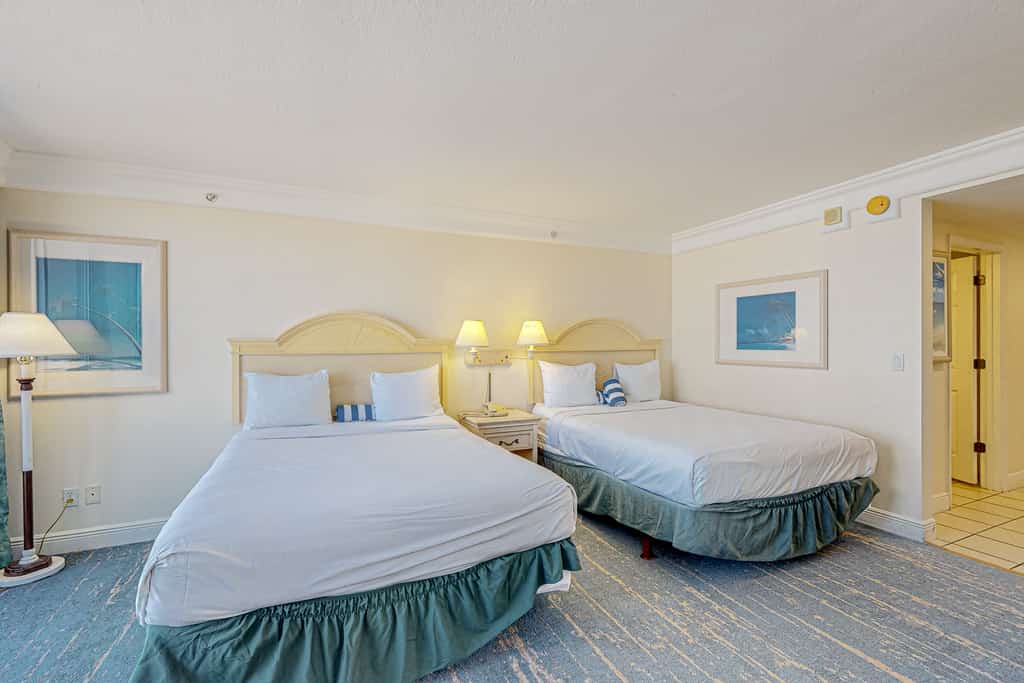 Stylish Oceanfront Studio | Pools, Views, Walk to Restaurants & Beach