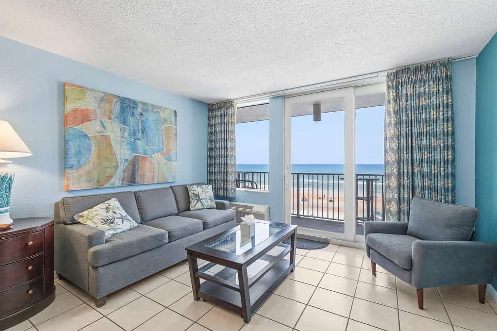 Oceanfront Balcony Condo w/ Pool, Full Kitchen & Sleeps 6 Comfortably