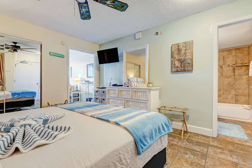 Upgraded Beachfront Condo w/ Balcony & King Bed | Walk to Boardwalk