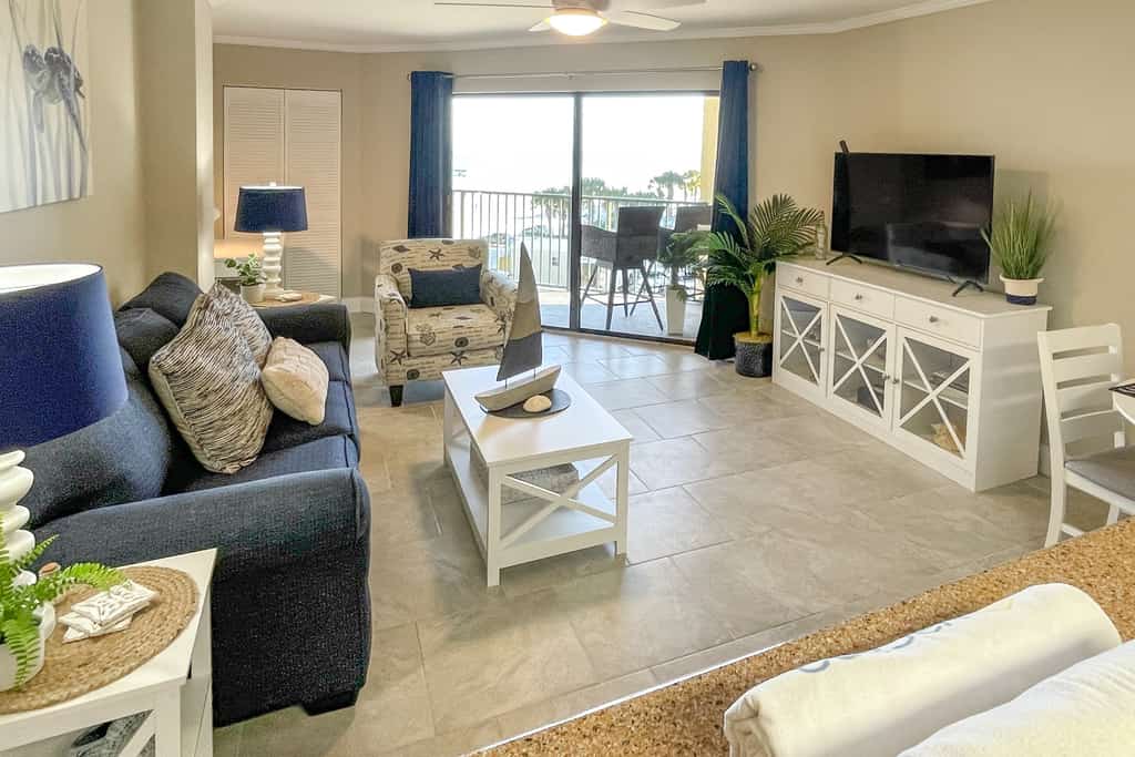 Oceanview Condo w/ Balcony, Pool, Hot Tub & Steps to Crabby Joe's